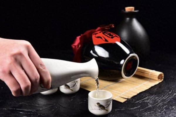 怎么找配资公司 「一城一酒」百元档意外扛大旗，Q1净利下滑12.5％，金徽酒警报已拉响